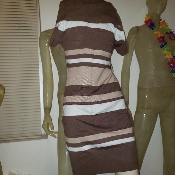 Short Sleeve Sweater Dress - Picture 4 of 6